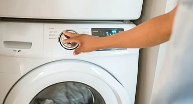 Nedeni Kullandığınız Yumuşatıcı Çeşidi Olabilir! Çamaşır Makinesinin Yumuşatıcı Gözüne Neden Su Dolar, Nasıl Temizlenir?