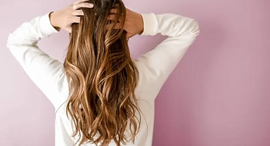 Saçları güçlendiriyor ve 2 kat hızlı uzatıyor! Saç dökülmesine karşı en güçlü yöntem buymuş