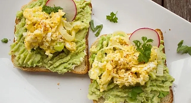 Sağlıklı Kahvaltı Önerisi! Bu Kahvaltıyı İster Evde Yapın İsterseniz İşe Götürün