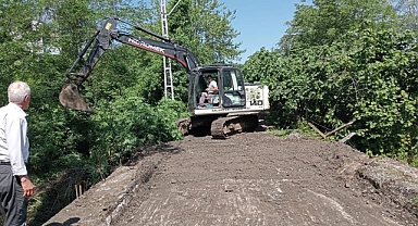 Samsun'un Salıpazarı ilçesinde selin etkilerini ortadan kaldırmaya yönelik çalışmalar sürüyor