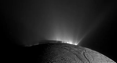 Satürn’ün uydusundan ilginç görüntüler…