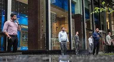 Sigara Bağımlıları Yılda Bir Hafta Daha Az Çalışıyor