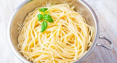 Şimdiye kadar boşa harcadığınız makarna suyuyla yapabileceğiniz o kadar çok şey var ki...