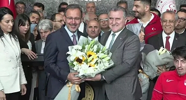 SON DAKİKA: Gençlik ve Spor Bakanlığı'nda devir teslim töreni