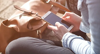 Telefonunuz Yaz Aylarında “Çok Isındığı İçin Kapanacağı” Bildirimi Veriyorsa Bunları Yapın!