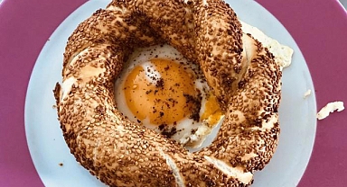 Zahmeti az tadı enfes simit kahvaltı tarifi! Brunchlarınıza neşe katacak, çayın yanına çok yakışıyor