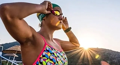  Aysu Türkoğlu, Kuzey Kanalı'nı yüzerek geçen en genç Türk sporcu oldu