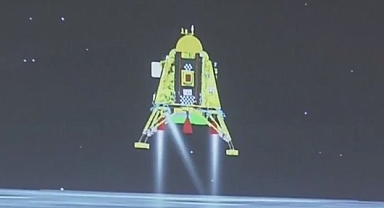 Hindistan Ay'ın güneyine iniş yapan ilk ülke oldu!