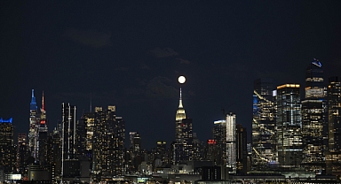 İstanbul ve Dünya'da 'Süper Ay' görüntüleri