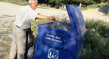 Ormanlardan 20 yıldır çöp toplayıp çevre temizliğine katkıda bulunuyor