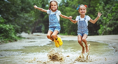            SICAK HAVALARDA ÇOCUĞUNUZUN SAĞLIĞI İÇİN BUNLARA DİKKAT!