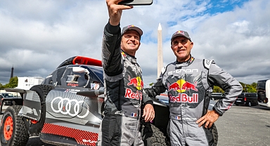 Audi RS Q e-tron çölden şehire iniyor