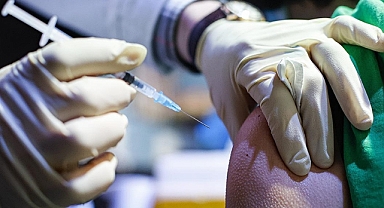 DSÖ: Mevcut Kovid-19 aşıları güvenli ve etkili olmayı sürdürüyor