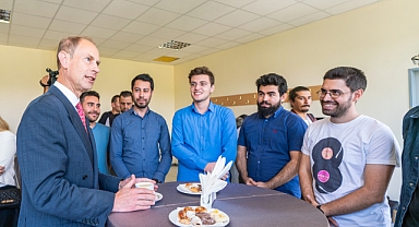 Prens Edward, Türkiye'nin ilk geri dönüştürülebilir konut sistemi projesinin çalışmalarını inceledi