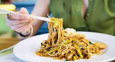 Çinliler neden yemeklerini çubukla yiyor?