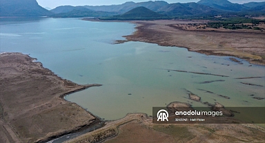 İzmir'in içme suyunu sağlayan barajlarda kuraklığın etkileri sürüyor