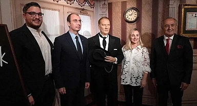 Atatürk'ün balmumu heykeli Berlin'de ziyarete açıldı