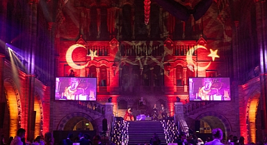 Londra'da Cumhuriyet'e yakışır muhteşem balo