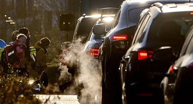 AB Politikası. Egzoz kirliliği sınırları mevcut seviyelerde dondu ancak elektrikli otomobiller yeni kısıtlamalarla hedefleniyor