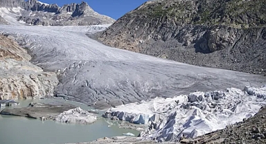 Aşırı sıcak geçen son iki yılda İsviçre'de buzul hacmi yüzde 10 eridi