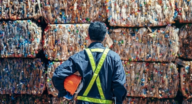 Avrupa'da Geri Dönüşüm Pazarı, AB Atık İhracat Yasaklamasından Sonra 'Çöküş' Tehdidiyle Karşı Karşıya
