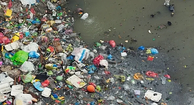 Rapora göre plastik endüstrisi onlarca yıldır geri dönüşümün saçmalık olduğunu biliyordu ancak halkı aldattı
