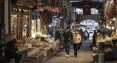 Tarihi Maraş Çarşısı eski günlerine dönüyor
