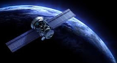 Uzmanlar uyardı: 2 tonluk uydu bugün Dünya'ya düşecek!