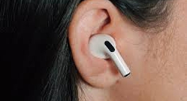 Apple'dan işitme cihazı modu: AirPods cihazlara yeni özellik