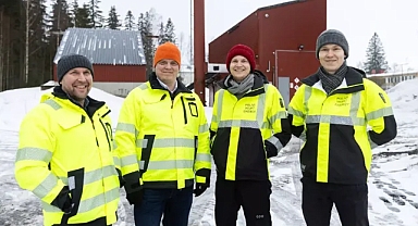 Ezilmiş sabuntaşı kullanarak rüzgar ve güneş enerjisini depolayan büyük kum pili