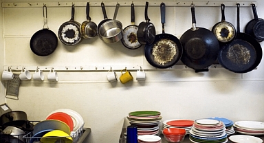 Fransa, kanserojen madde içerdiği gerekçesiyle Tefal gibi kızartma tavaları yasaklamaya hazırlanıyor