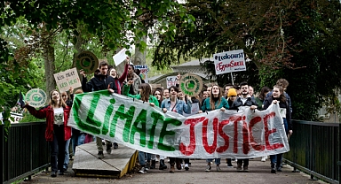 İsviçreli kadınlar AİHM'de görülen iklim değişikliği davasında zafer kazandı!
