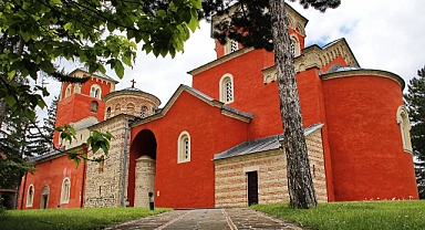 Sırbistan’ın tarihi manastırları güneş enerjisine bürünüyor!