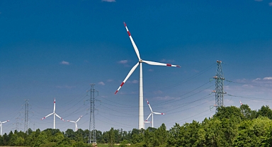 Güneş ve Rüzgar Enerjisinin Yükselişi: Küresel Enerji Dönüşümünde Liderlik