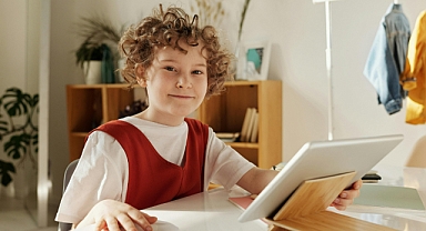 MİT'ten çocuklara güvenli sosyal medya kullanımı uyarıları