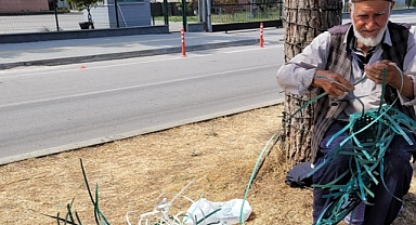 84 yaşındaki Hamdi Usta, atık plastikleri sepete dönüştürüyor