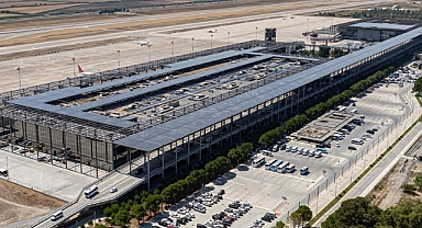 Dünyanın en büyük çatı GES'ine sahip Dalaman Havalimanı elektriğinin yarısından fazlasını güneşten karşılıyor