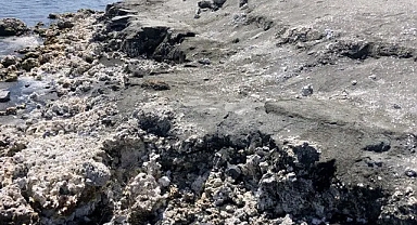 Salda Gölü'nde tehlike çanları çalıyor: Beyaz adacıklar kararıyor