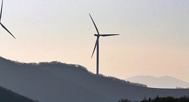 Rüzgar ve güneşten elektrik üretiminde kurulu güç 30 bin megavatı geçti