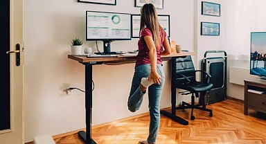 Ayakta çalışma masaları oturma masalarından daha mı iyi? 