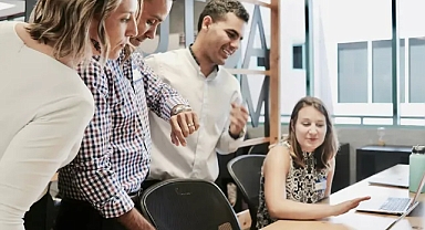 Daha az çalışın, CO2 tasarrufu yapın: Dört günlük çalışma haftası gezegene nasıl fayda sağlayabilir?