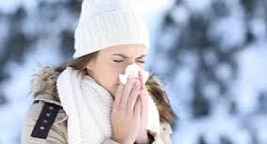 SOĞUK HAVALARI HASTALIKSIZ ATLATMAK İÇİN 12 ÖNERİ 