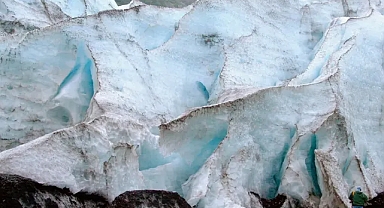 Türkiye'nin 20 bin yıllık buzulları kayboluyor. Bilim insanları onları ziyaretçilere kapatmak istiyor