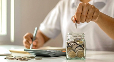 Her 2 Kişiden 1'i Tasarruf Sahibi: Yastık Altı Hâlâ Revaçta