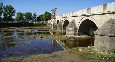 Tunca Nehri'nde Alarm Zilleri: Su Akışı Durma Noktasında