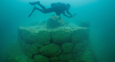 Van Gölü’nde Dalgıçlardan Anlamlı Temizlik: Gelecek Nesiller İçin Mavi Bir Miras