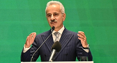 Bakan Uraloğlu, Sürdürülebilir Ulaşım Zirvesi'nde konuştu