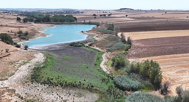 Edirne'deki Korucuköy Göleti'nin su seviyesi kuraklık nedeniyle azaldı.