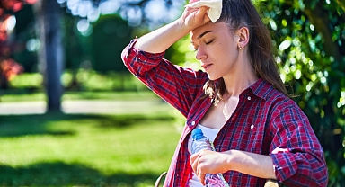 Yaz Sıcaklarında Baş Ağrısı ve Bitkinliğe Dikkat!