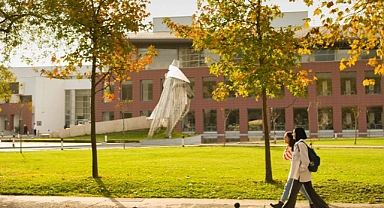 Dijital teknolojilerle güçlenen üniversiteler sürdürülebilir çözümler sunuyor.